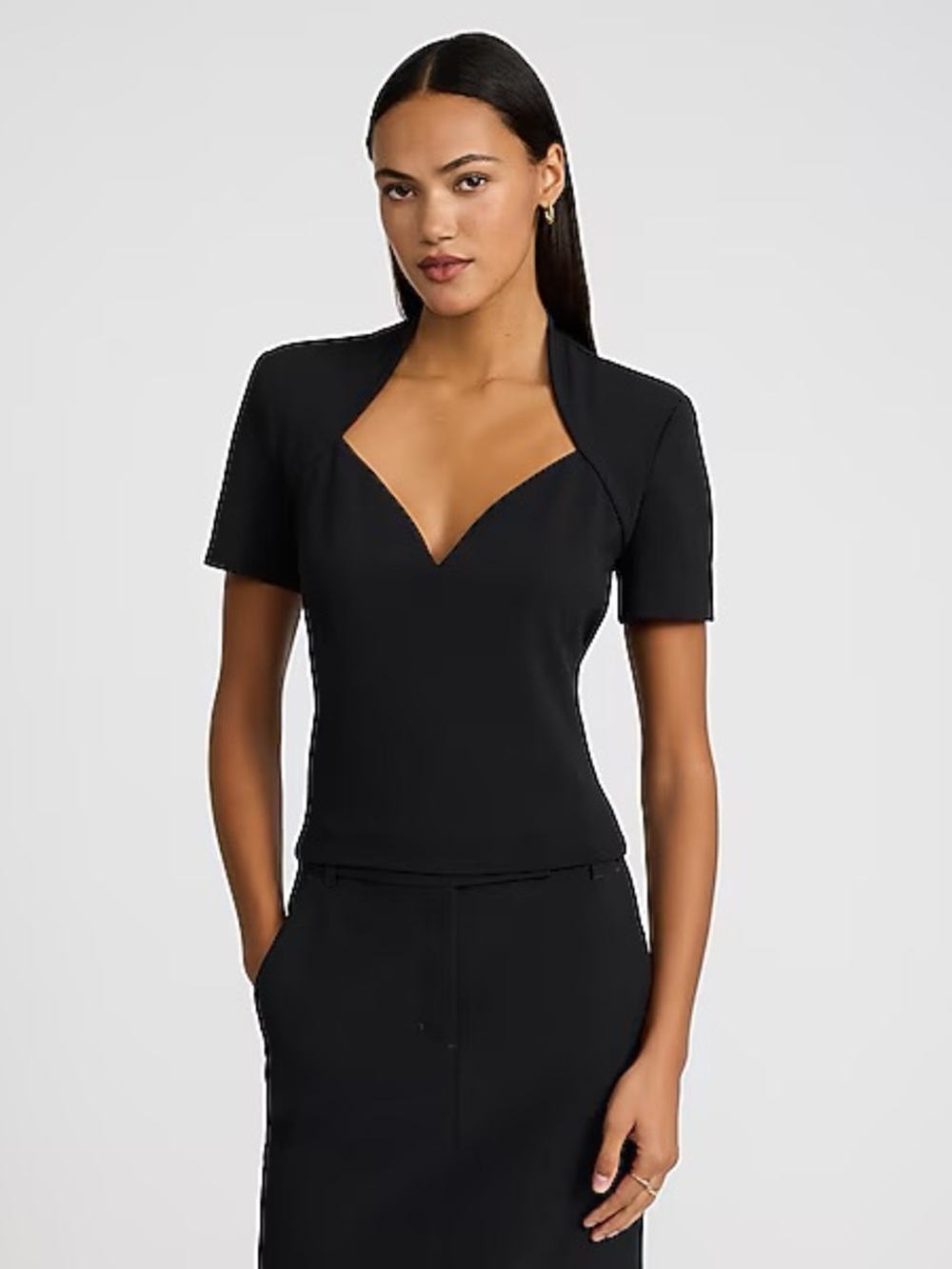 Express - Studio Stretch Crepe Sweetheart V-Neck Short Sleeve Tee